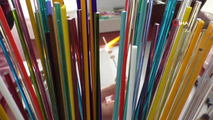 Atık şişeler ve ham camlar kadınların ellerinde sanat eserine dönüşüyor