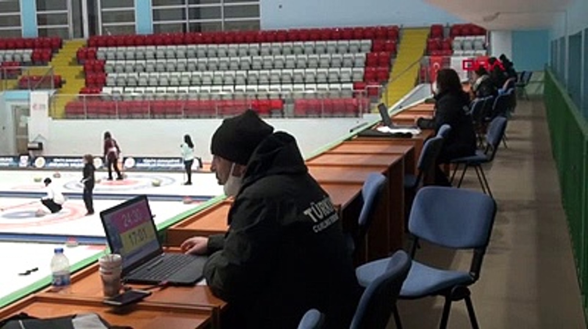 ⁣Türkiye Curling Süper Ligi maçları Erzurum'da sürüyor