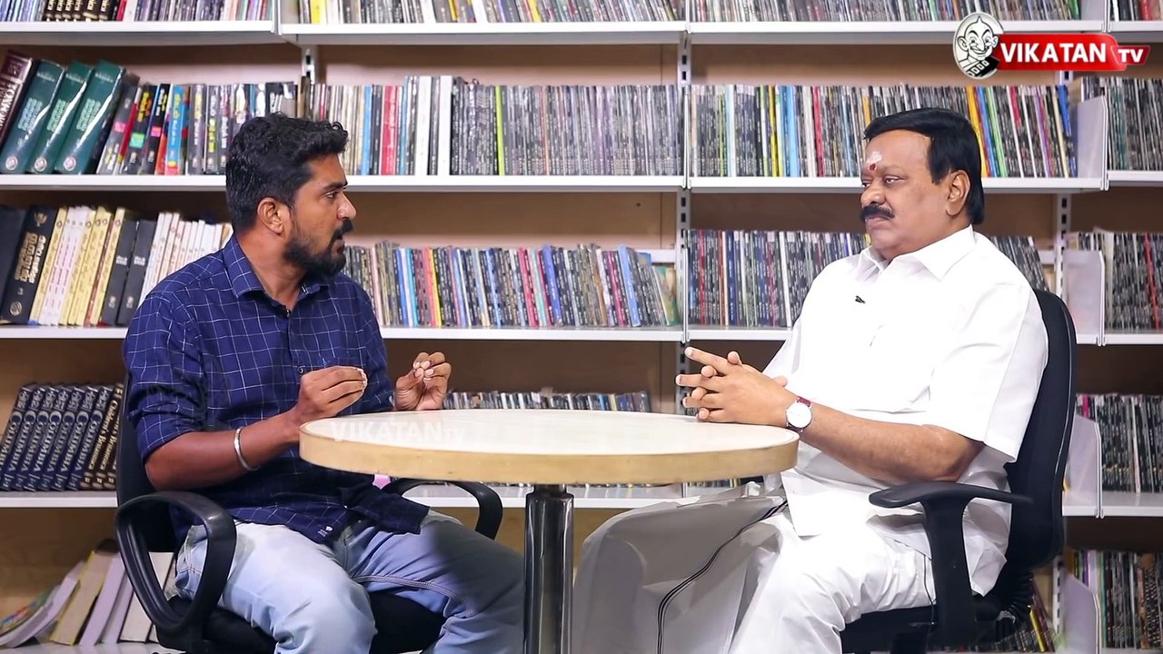 "E.P.S - ஐ O.P.S புகழ்வதற்கு காரணம் இதுதான்!" - மனம் திறக்கும் அ.தி.மு.க செல்வராஜ்