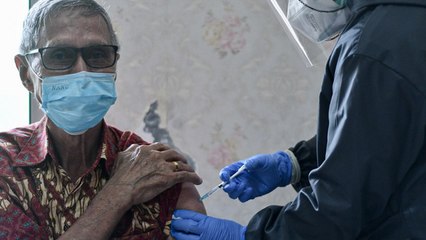 Syarat Lansia Mendapatkan Vaksin COVID-19