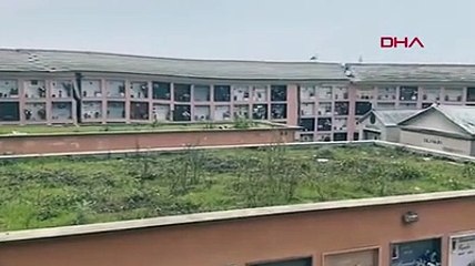 İtalya'da toprak kayması anı kamerada