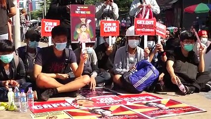 Jugend in Myanmar trommelt gegen Junta an