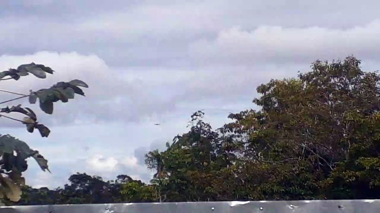 Boeing 737-800 PR-GUR na aproximação final antes de pousar em Manaus vindo de Fortaleza