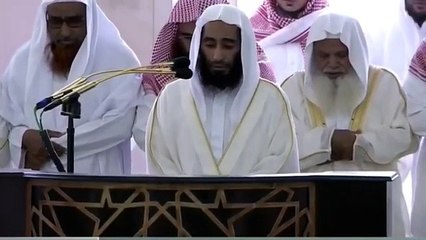 Imam masjid nabawi menangis saat menunaikan sholat jum'at(360p)