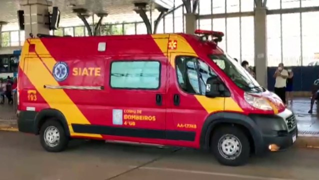 Idosa é socorrida no Terminal Leste após cair dentro de ônibus