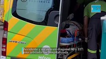 Accidente y revuelo en diagonal 80 y 117: una jubilada fue hospitalizada