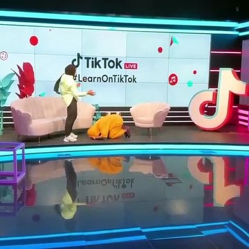 مهيرة عبد العزيز في إحدى حلقات برنامجها على تطبيق تيك توك