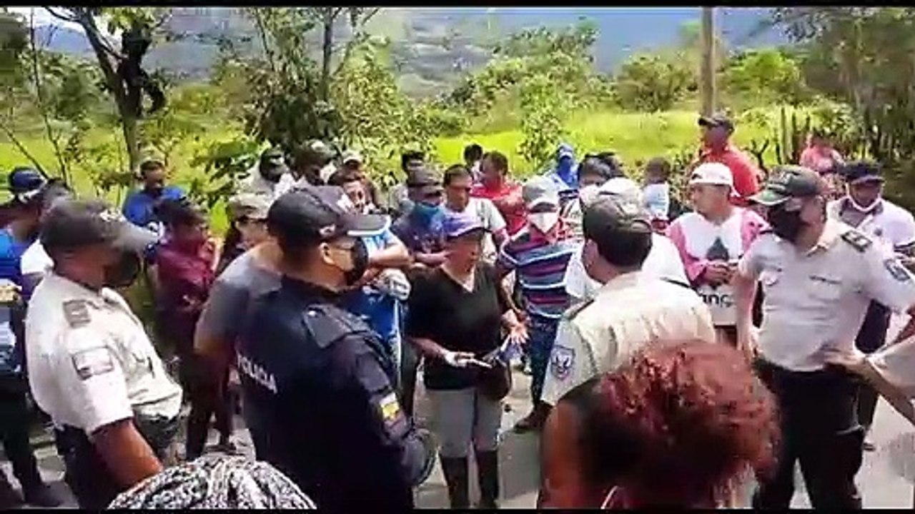 SIGUEN CIERRES DE VIAS EN LA PROVINCIA DE ESMERALDAS