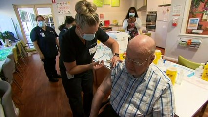 Two people in Queensland given incorrect vaccine doses