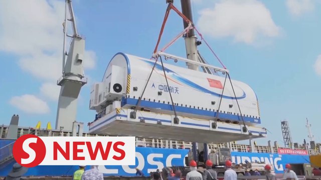 Chinese rocket for space station mission transported to launch site