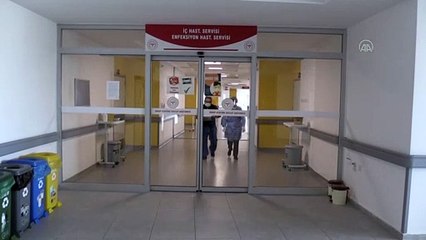 SİNOP - DOKTORLAR KOVİD-19'LA SAVAŞI ANLATIYOR - 'Rahat nefes alabilmek için devamlı yüzüstü yatmak isteyen hastalarımız var'