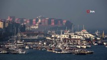 Çanakkale Boğazı dev konteyner gemilerin geçişi için 14 saat trafiğe kapandı