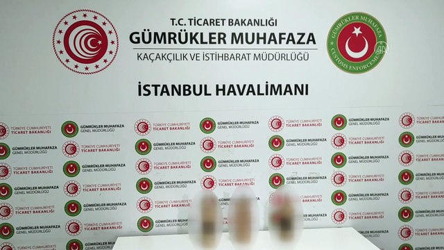 İSTANBUL - İstanbul Havalimanı'nda içki şişelerine konulmuş 3 kilo 380 gram sıvı kokain ele geçirildi