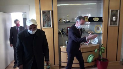 Rıdvan amca yeni sazına kavuştu