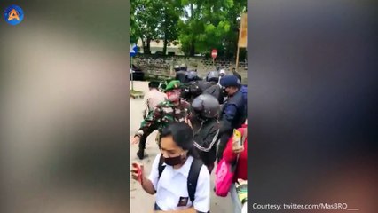 VIRAL! PETUGAS PASPAMPRES JATUH DIDORONG EMAK-EMAK