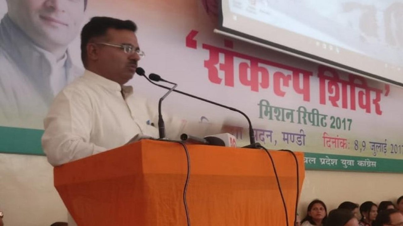 Congress leader defends Rahul's statement on North India