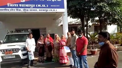 अकोदिया में बुजुर्ग की हत्या के मामले में झूठा फंसाने का आरोप, परिजन ने एसपी को दिया ज्ञापन