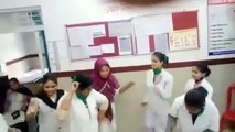 ड्यूटी पर लेडी डॉक्टर और नर्सों का डांस करते वीडियो वायरल