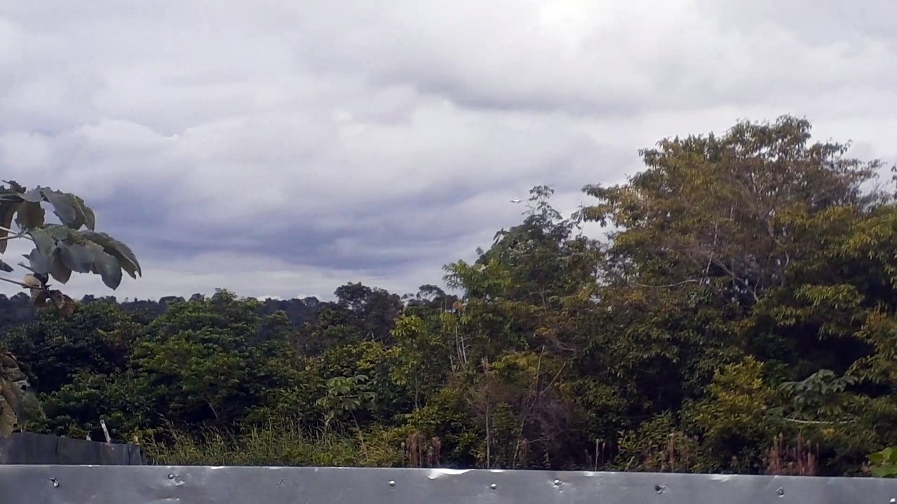 Boeing 777-300ER PT-MUF na aproximação final antes de pousar em Manaus vindo de Guarulhos