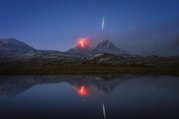 Il photographie une météorite  lors d’une  éruption volcanique, sans le vouloir