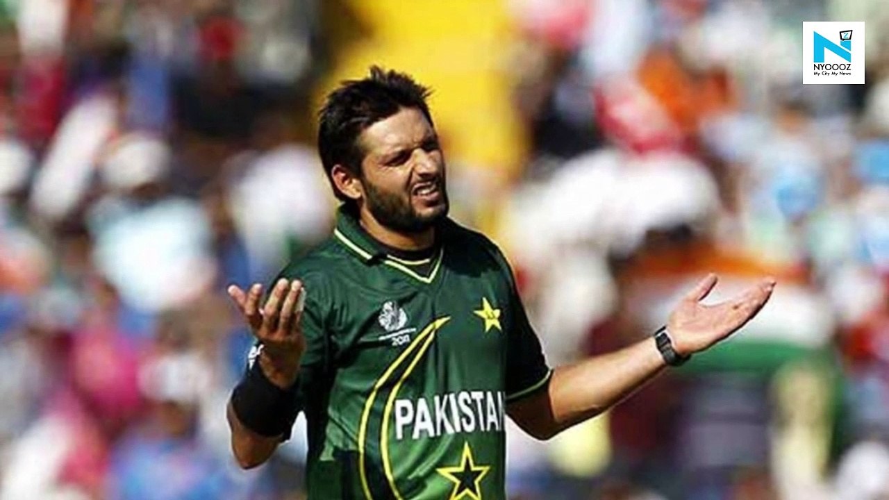 Shahid Afridi expresses displeasure after umpir...