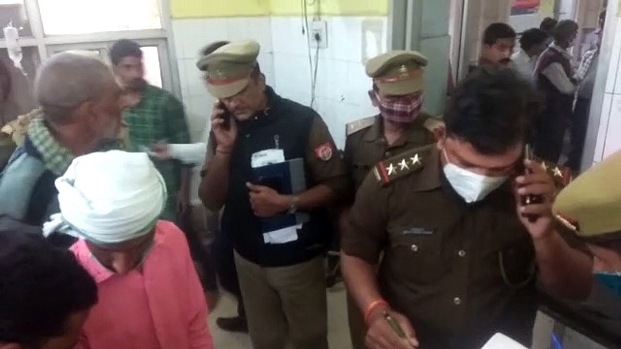 अज्ञात कारणों के चलते युवक ने कुल्हाड़ी से ख़ुद पर किया जानलेवा हमला