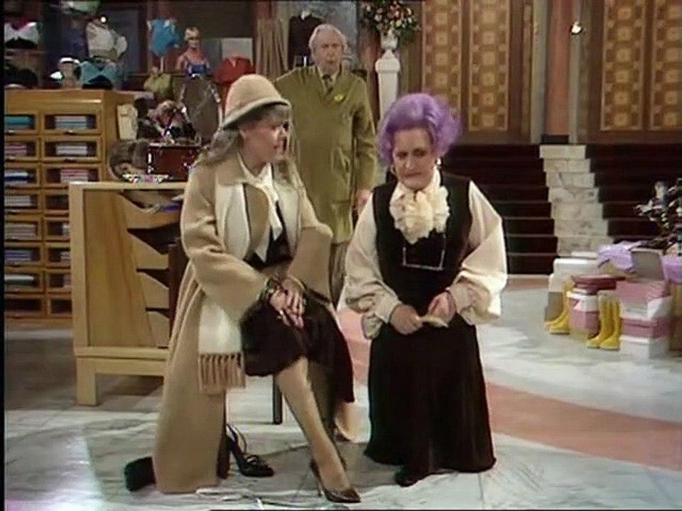 Are You Being Served S8/E1 'Is It Catching' Molly Sugden,John Inman, Frank Thornton, Wendy Richard