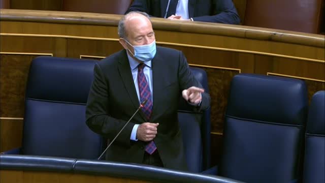 Campo: No se defiende la libertad de expresión destrozando las puertas de los periódicos y de los medios de comunicación