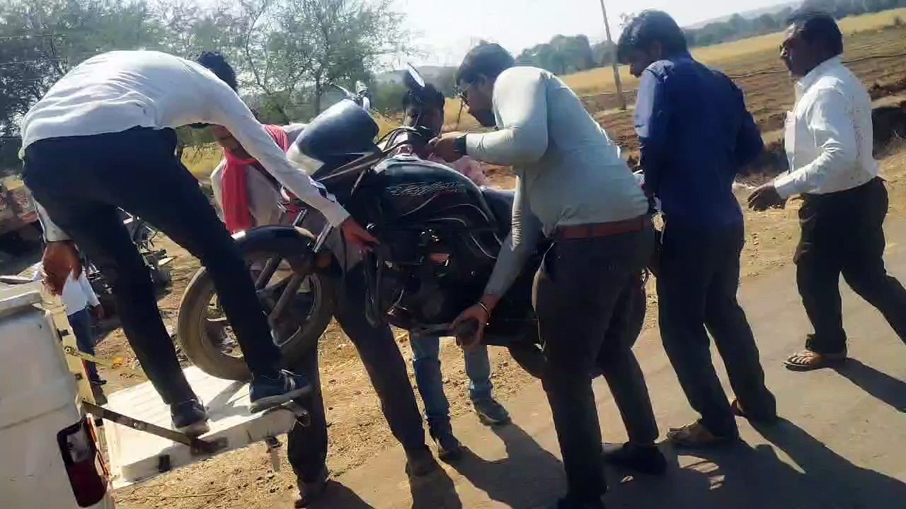 बिजली बिल की राशि जमा नहीं करने वालों के विरूद्ध चल संपत्ति की कुर्की की कार्यवाही