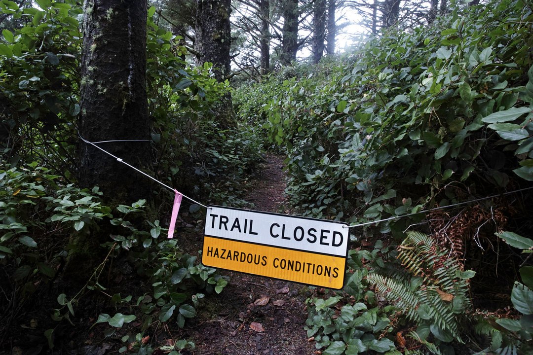 Hikers in Hawaii Who Disobey Signs May Soon Have to Pay for Their Own Rescues