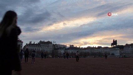 - Fransa’da 14 Kasım’dan bu yana en yüksek günlük vaka- Son 24 saatte 31 bin 519 yeni vaka