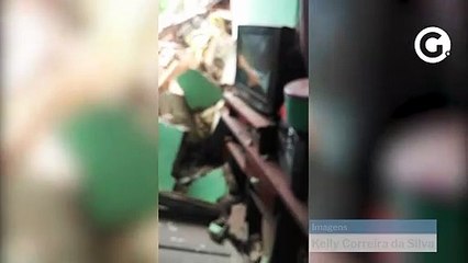 Muro cai sobre casa no bairro Aparecida, em Cariacica
