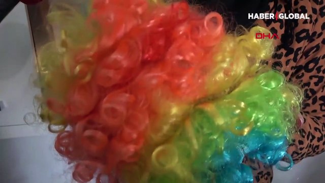 Sarı peruk sipariş etti, gönderilen ürün şaşkına çevirdi