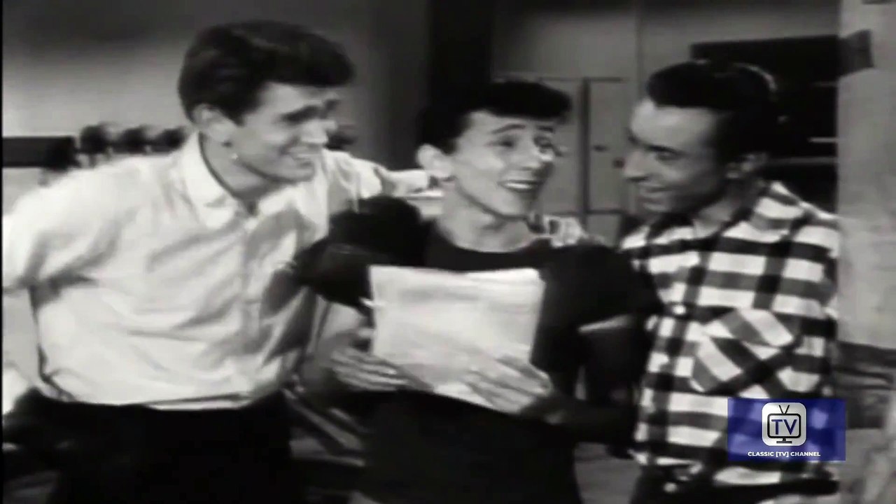 Crossroads | Season 2 | Episode 22 | Call for Help | Robert Carson | Frank J. Scannell