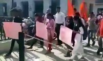 अखिल भारतीय विद्यार्थी परिषद ने छात्रा के साथ घटना को लेकर कलेक्ट्रेट में किया विरोध प्रदर्शन
