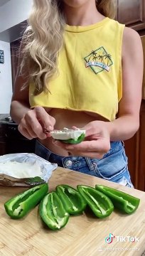 How to make bacon jalapeno poppers.