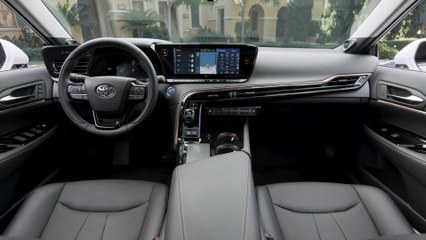 2022 Nissan Pathfinder in Red Driving Video