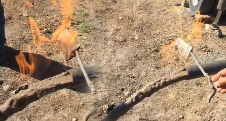 Hem su aktı hem de alev yükseldi: Köylülerin ‘doğalgaz bulduk’ sevinci