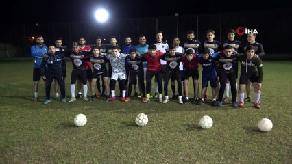 Savaş mağduru Türkmen gençler futbolla hayata tutunuyor