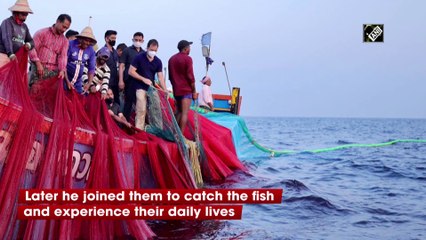 Rahul Gandhi swims with fishermen in Kerala