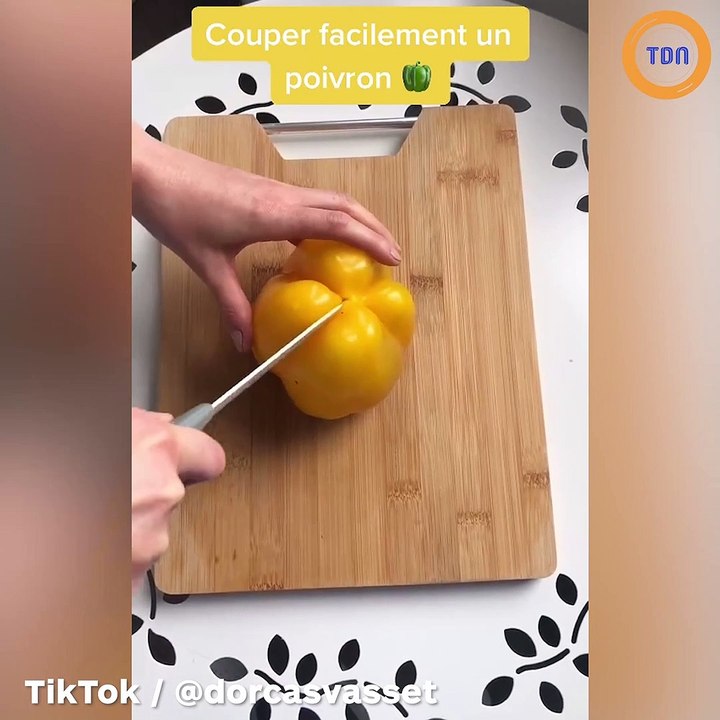 Voici une super astuce pour couper un poivron sans être ennuyé avec les pépins