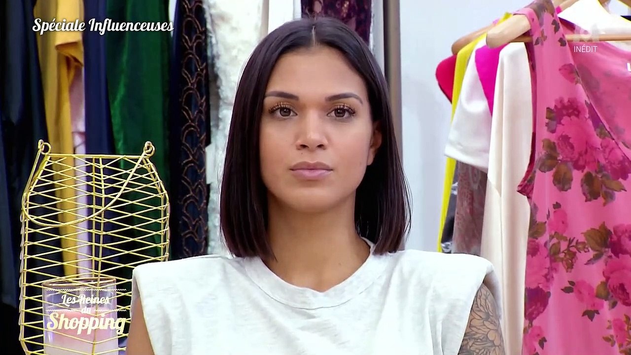 Carla Moreau dans "Les Reines du Shopping" lors d'une semaine spéciale influenceuse - M6