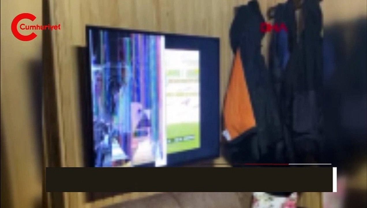 Demlik şakası yapan kuzenini plazma televizyonla kovaladı