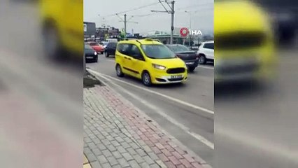 Ters şeride giren şoför trafiği birbirine kattı