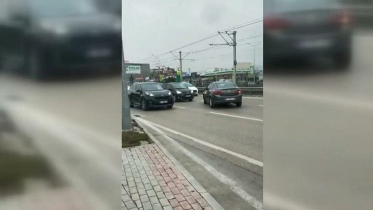 Ters şeride giren şoför trafiği birbirine kattı