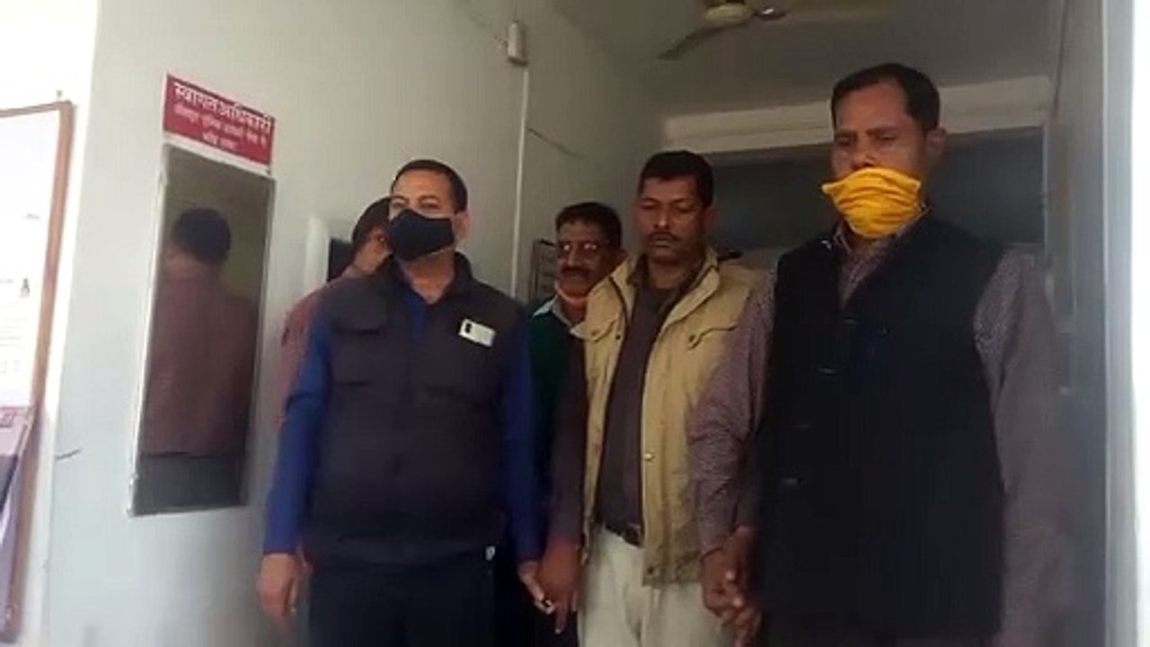 सीतापुर: बिजली विभाग का जेई घूस लेते एंटी करप्शन टीम ने पकड़ा