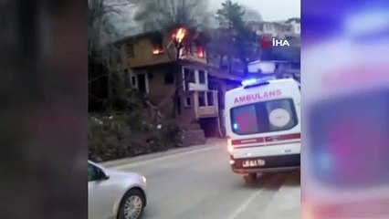 Kullanılmayan ev alevlere teslim oldu