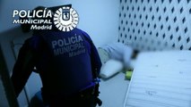 Escondidos en camas y armarios: así desalojó la Policía una fiesta ilegal en Madrid