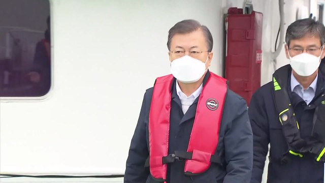 문 대통령 가덕도 신공항 지원 아끼지 않을 것 / YTN