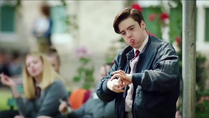 Dating Amber - Tráiler oficial VOSE